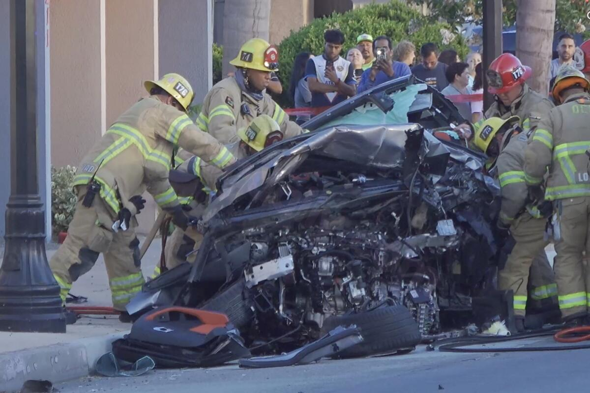 Fatal collision in Santa Ana leaves two dead and five injured