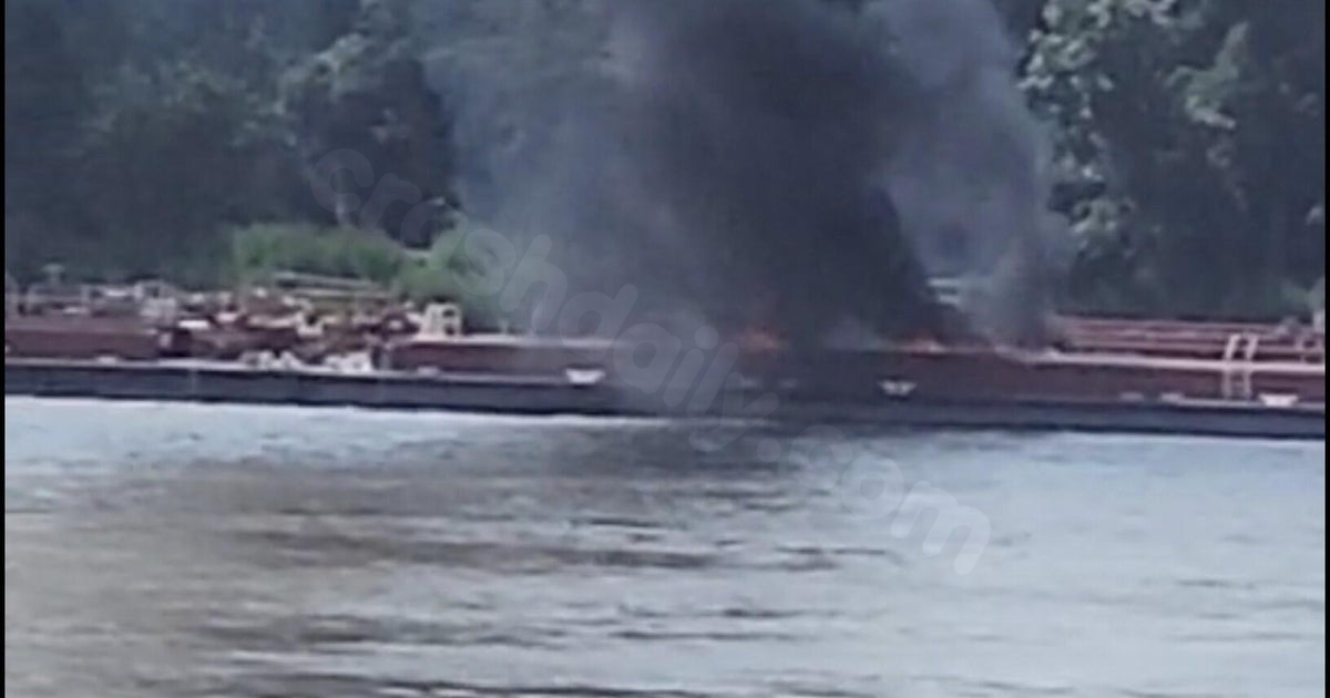 Deadly helicopter crash on Mississippi River near St. Louis