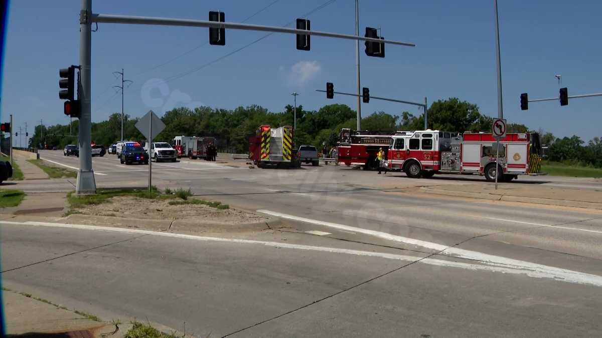 Fatal crash in Omaha leaves two dead, one critically injured