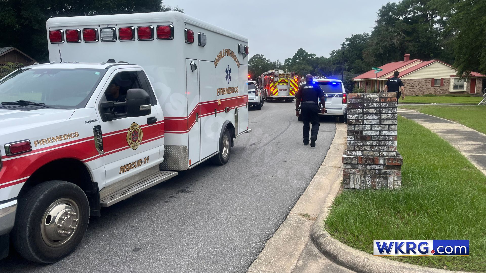 2 killed, 1 injured in Mobile industrial accident.
