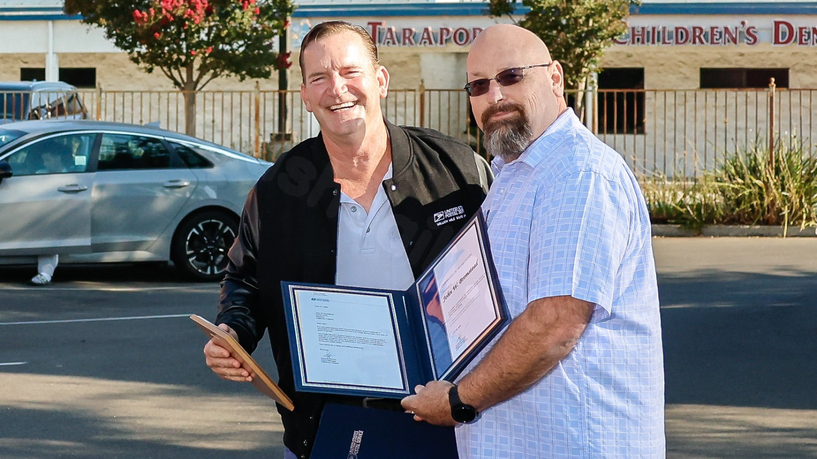 Letter carrier in Glendora retires after 40 years with a million safe miles