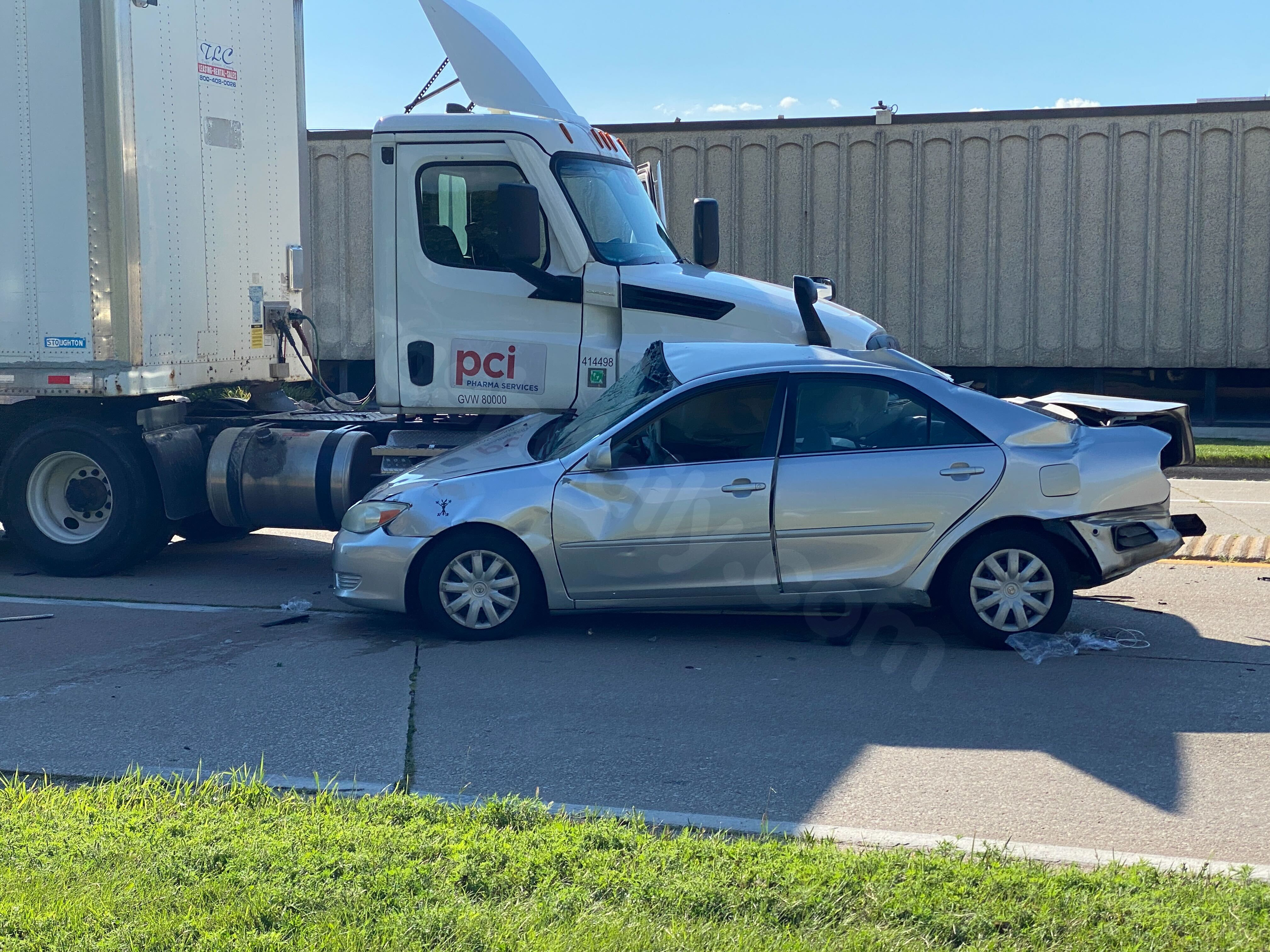 Serious crash on Forrest Hills leaves one person critically injured