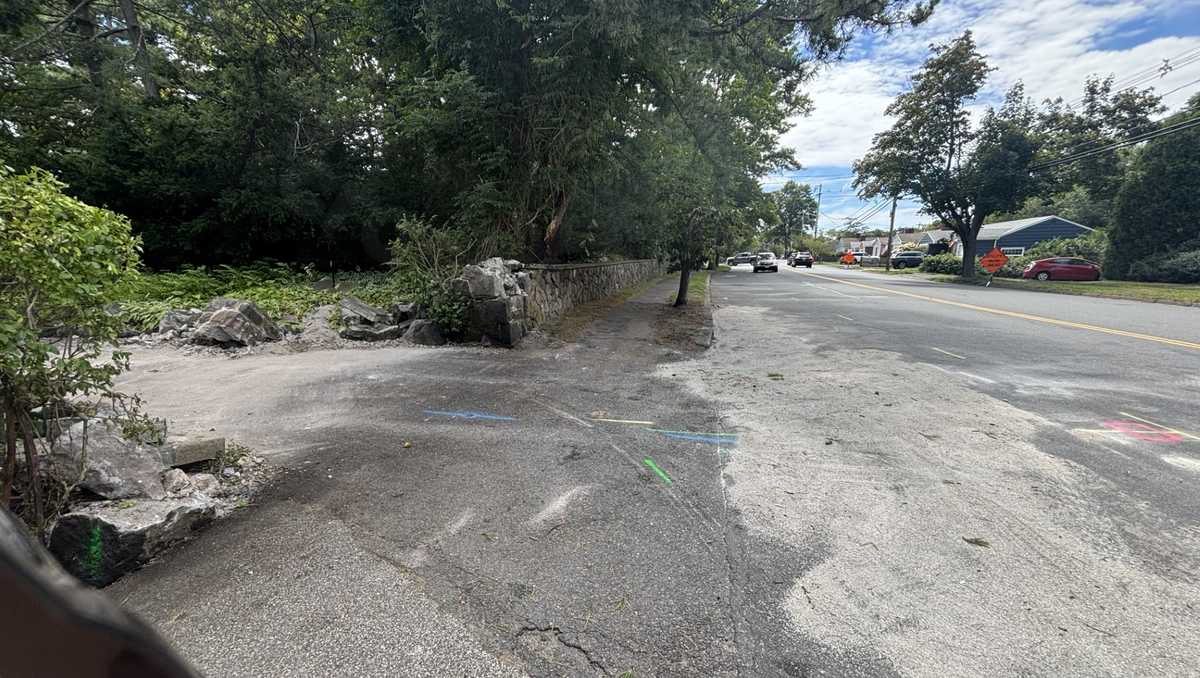 Teenager dies, another arrested for drunk driving after crash in Marblehead, Mass.
