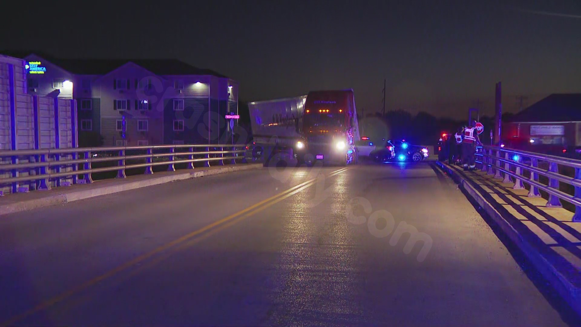 Semi truck crash causing delays on westbound I-40
