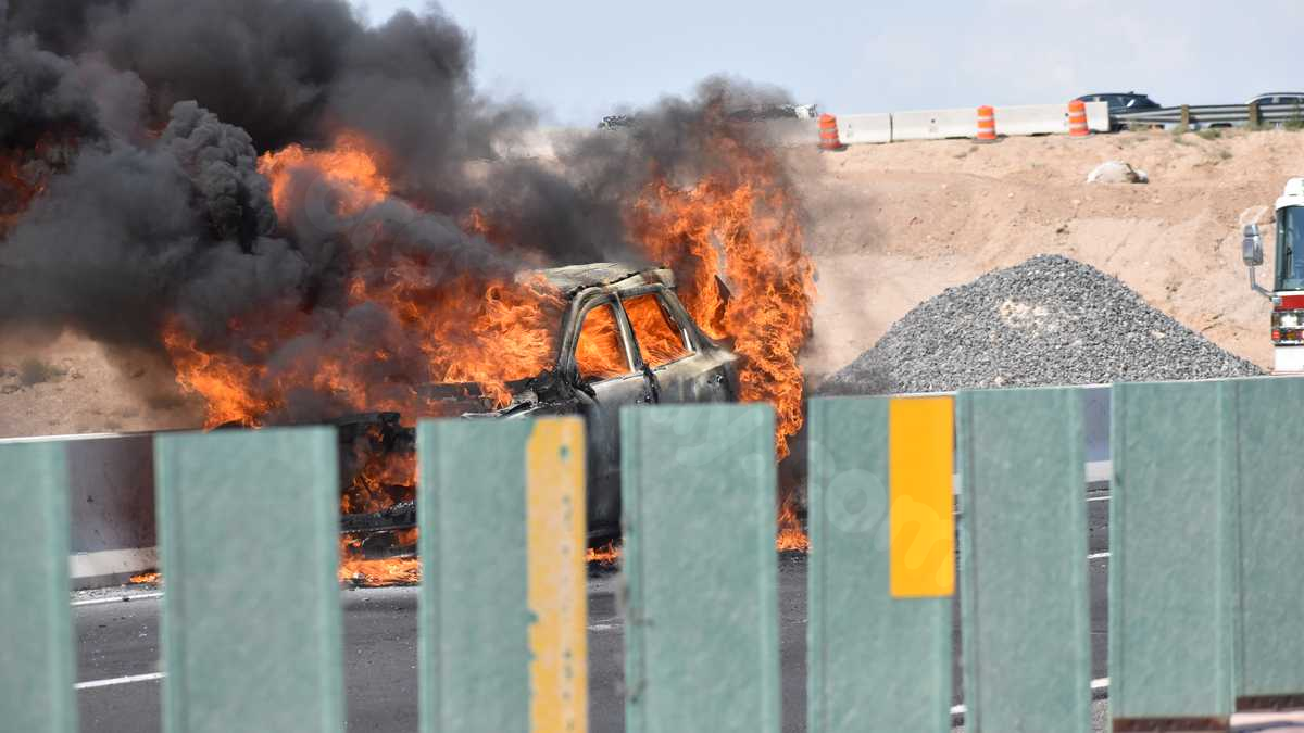 Crash closes I-25 south in Albuquerque