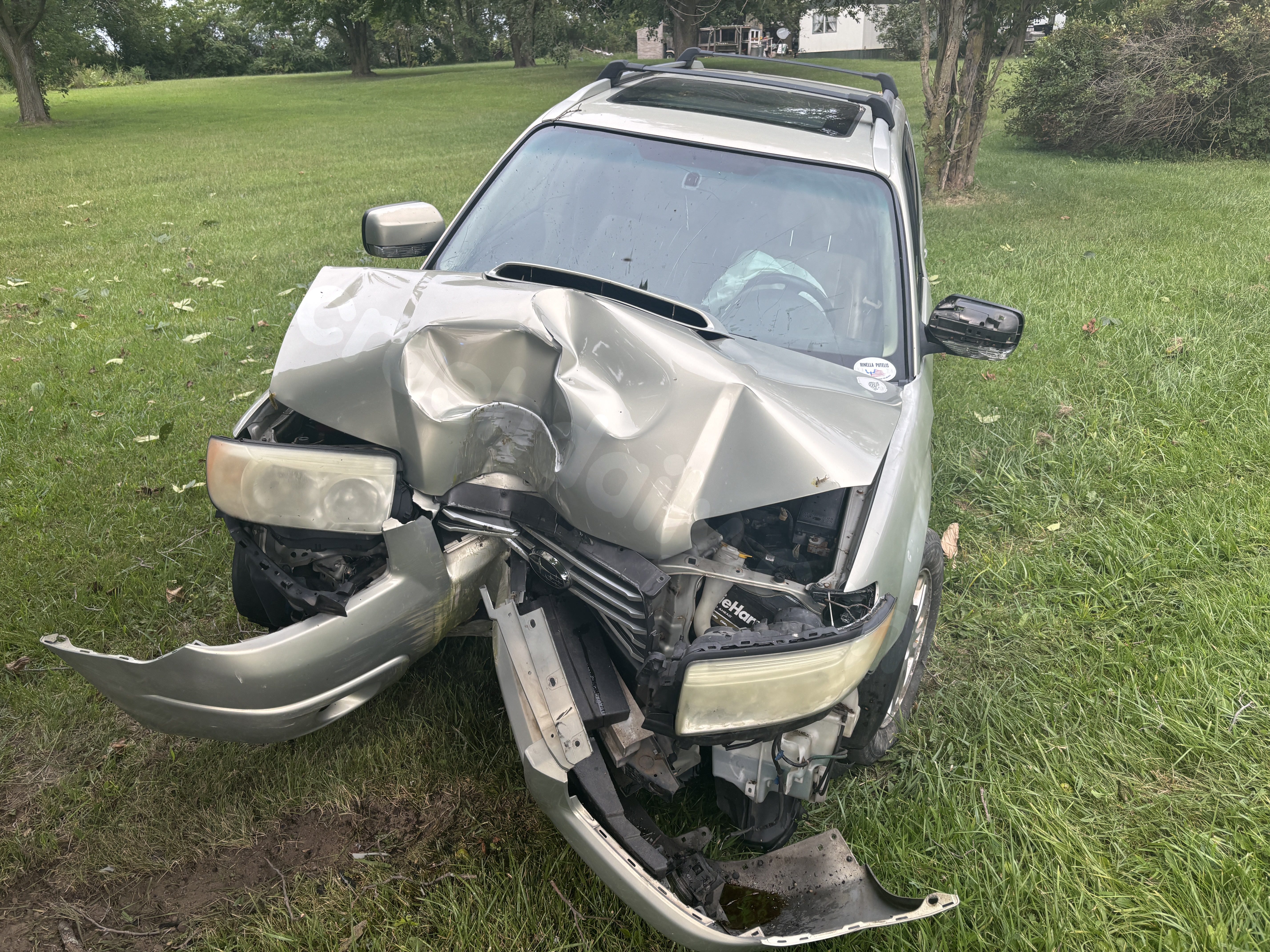 One person hurt in Butler car crash