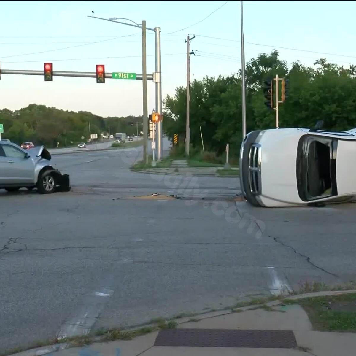 Injury reported in triple-car collision near 91st and Good Hope in Milwaukee