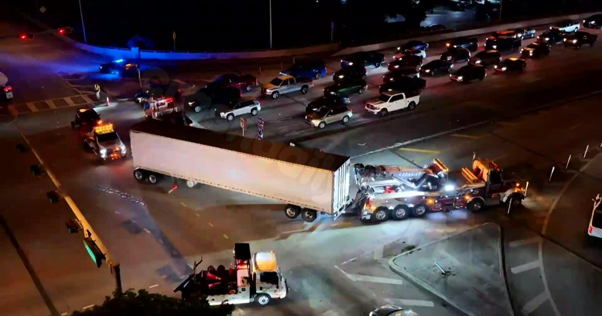 Tractor-trailer causes 18-vehicle crash on I-95 near Aventura, per FHP