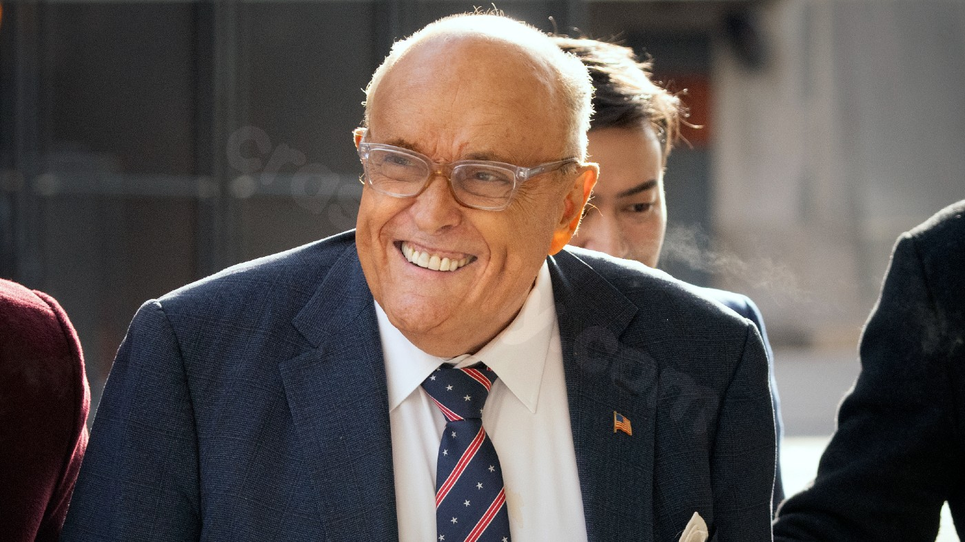 Rudy Giuliani in hospital with fractured back following car accident