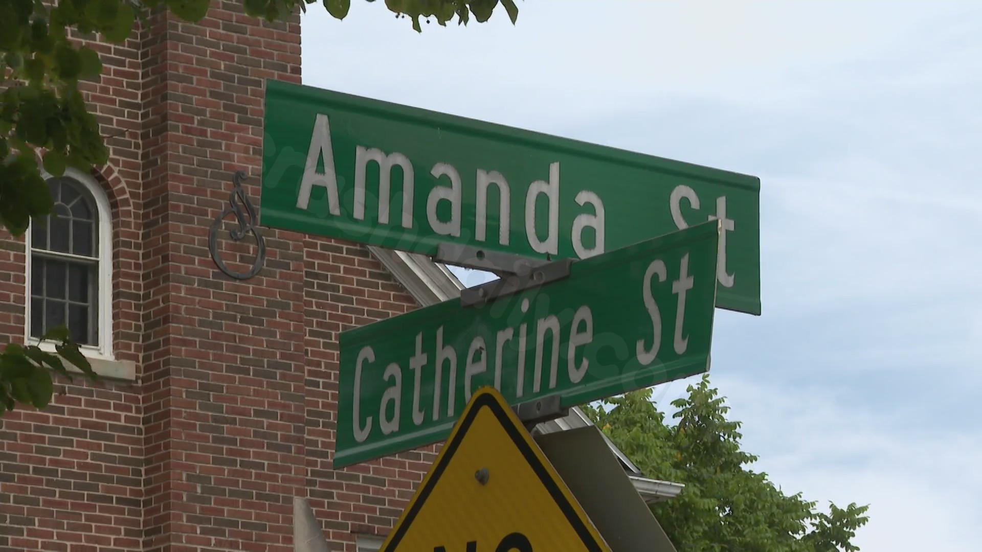 12-year-old girl injured in Kaukauna accident, neighbors assist in rescuing her