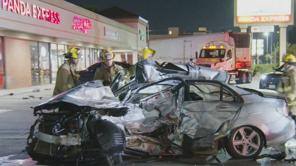 Fatal crash in Van Nuys injures 3 men