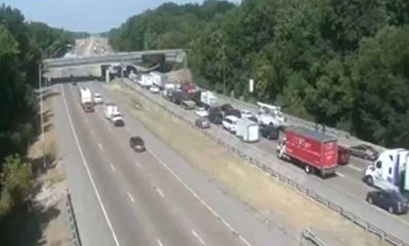 Fatal single-vehicle crash on I-40, according to authorities