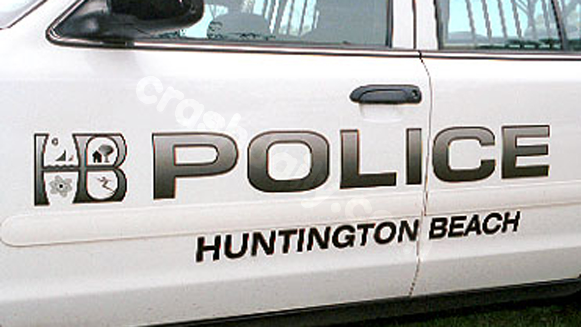 Motorcycle crash in Huntington Beach leaves 1 dead, 1 injured