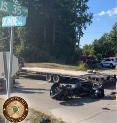One fatality and two injuries in Wayne County crash