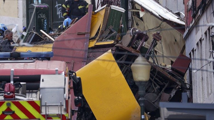 Pope offers prayers and condolences for victims of Lisbon tragedy