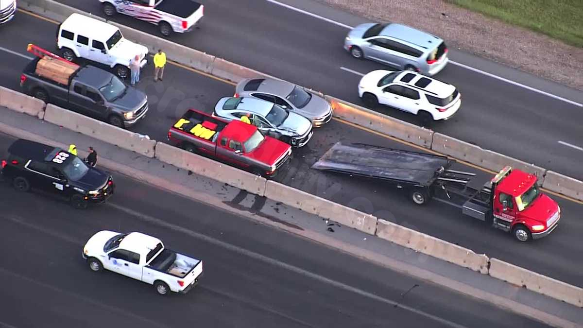 Traffic jam on I-40 in Midwest City due to 3 vehicles stuck between barriers