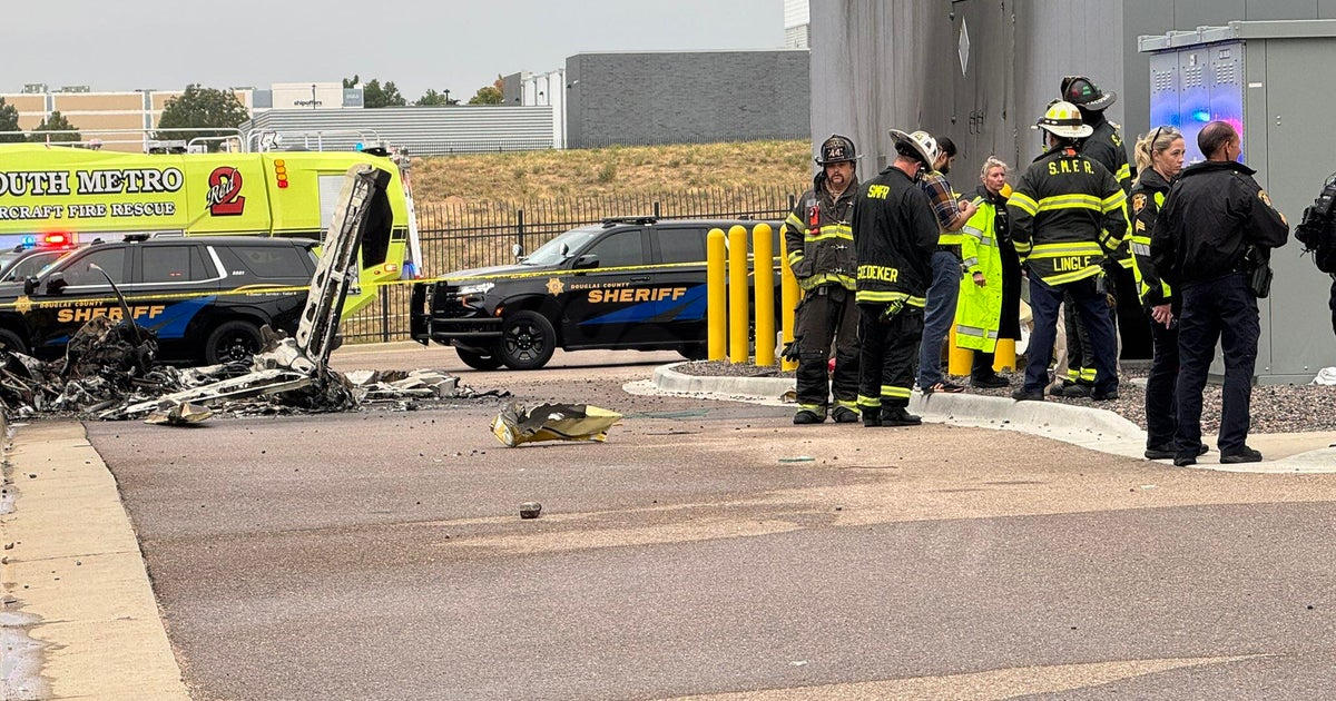 Fatal plane crash sparks blaze near Colorado airport