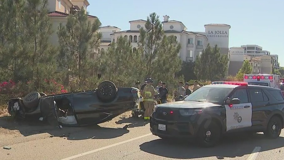 Police chase in San Diego leads to rollover accident
