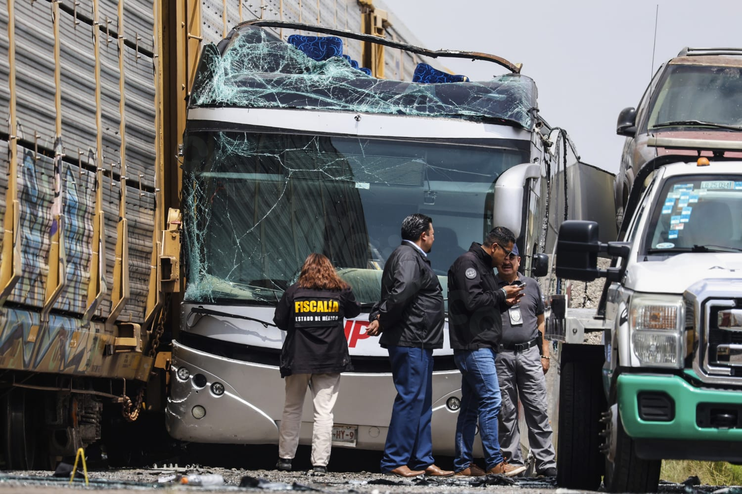 Fatal crash between train and bus near Mexico City claims 8 lives