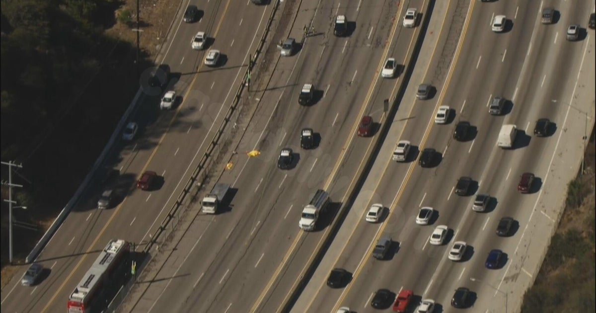 Fatal crash on 405 Freeway in Sepulveda Pass