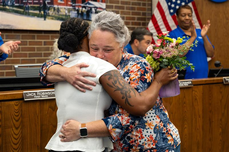 Woman from Knoxville honored with 'Key to the City' for rescuing car crash survivor in Missouri