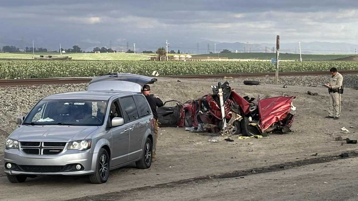 2 fatalities in 3-vehicle collision involving semi-truck near Salinas.