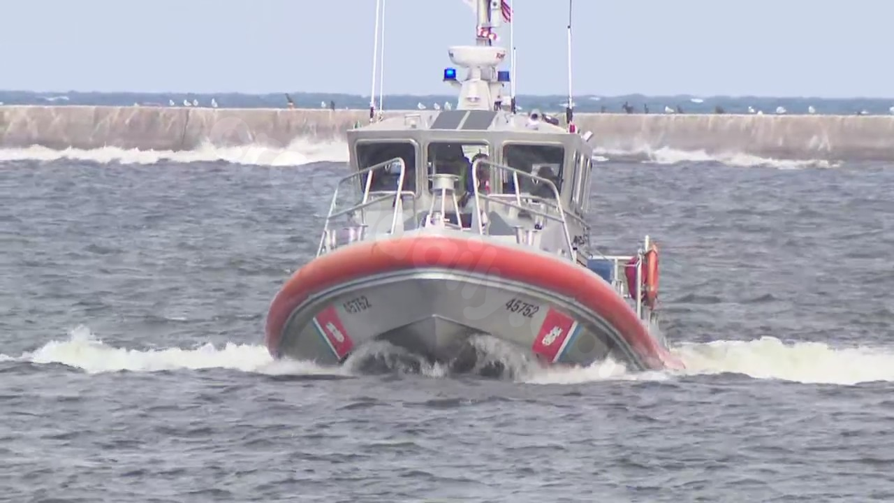 Plane crashes into Lake Michigan near Wind Point, 3 saved