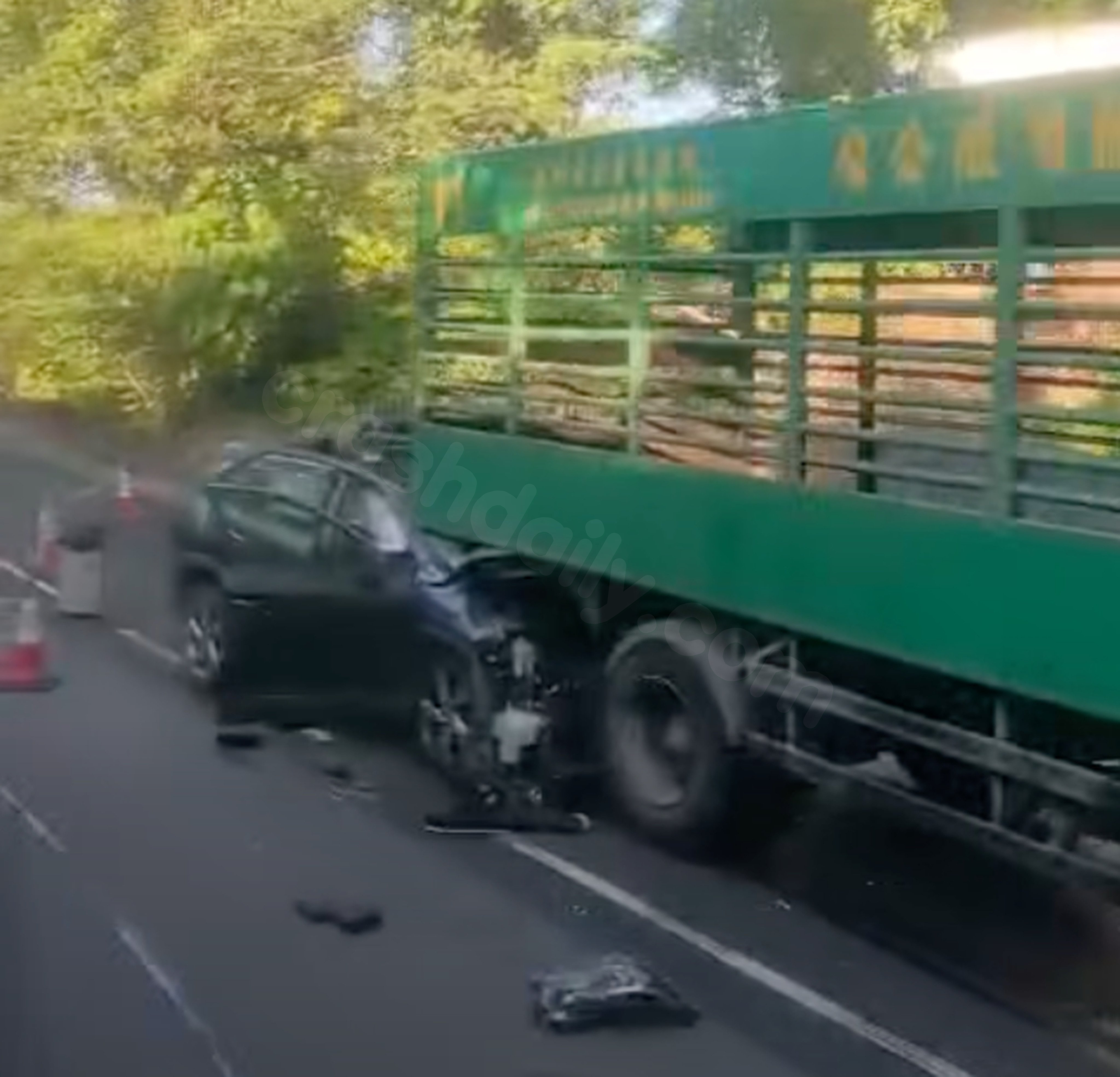 37-year-old woman from Hong Kong killed in car accident near border