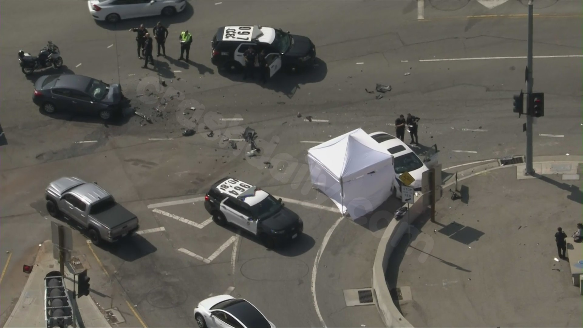 Fatal crash on 405 Freeway in West Los Angeles