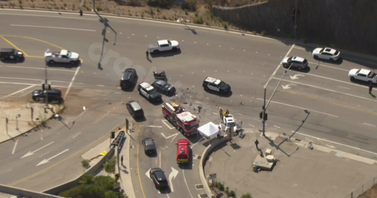 Fatal crash on 405 Freeway offramp in Brentwood