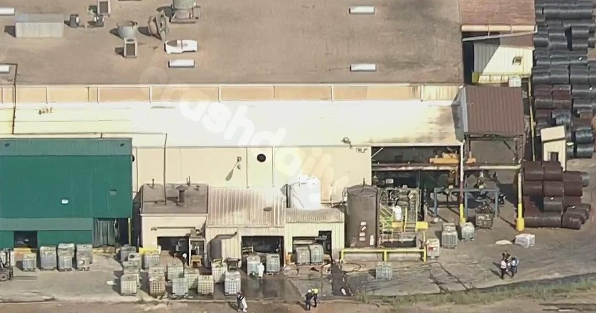 Carrollton chemical accident leaves man with severe burns; leak still uncontrolled, officials report