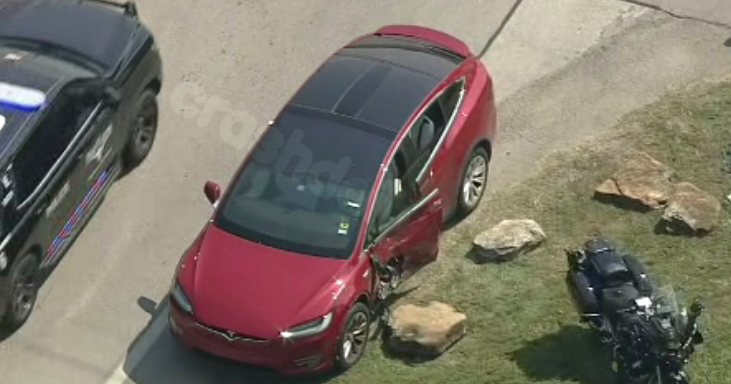 Officer hurt in accident during procession for former Hurst police chief