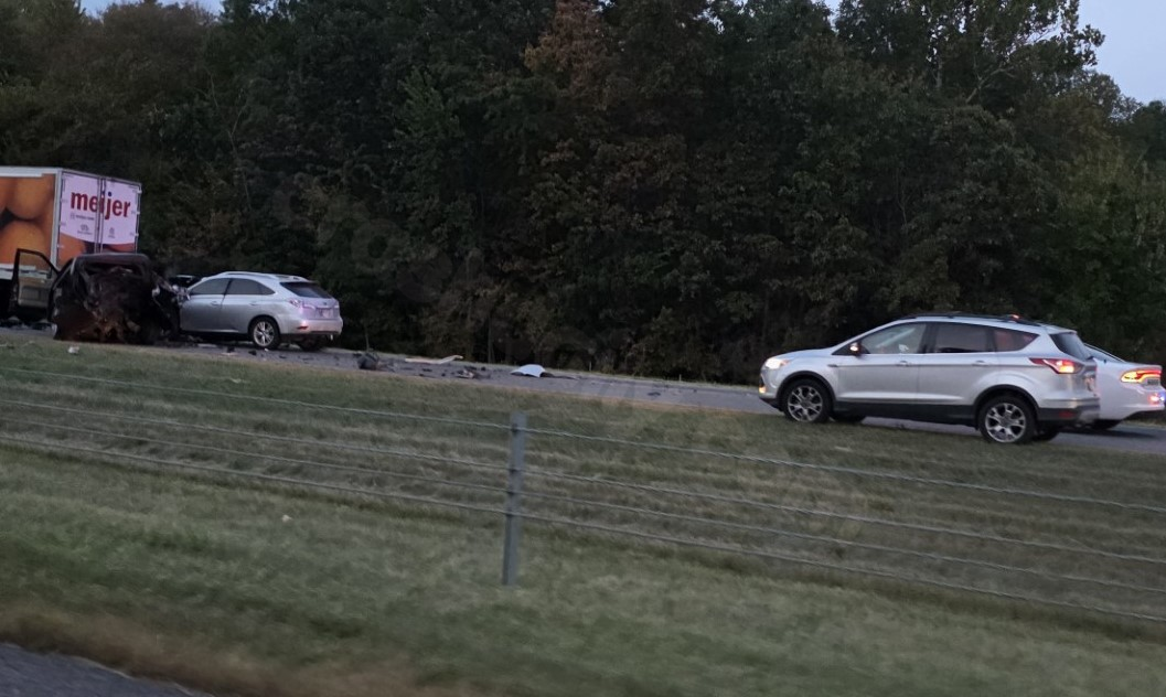 1 person hurt in accident on I-69, authorities urge drivers to steer clear