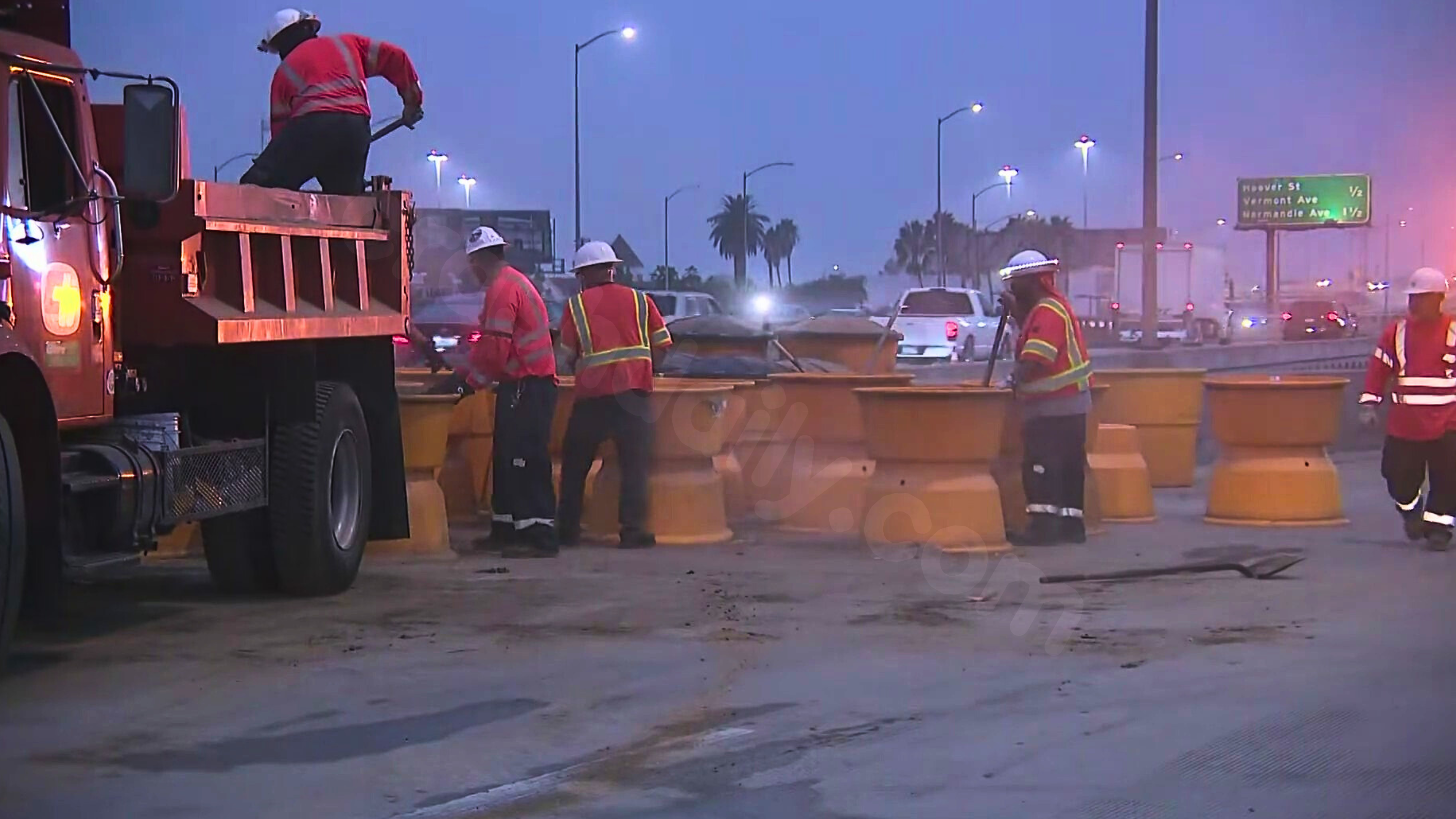 Traffic chaos in downtown Los Angeles due to crash on 10 Freeway
