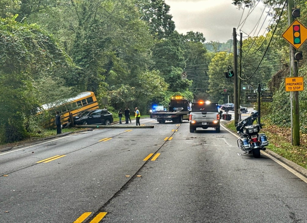 Atlanta Street in Roswell Closed Due to Bus Crash