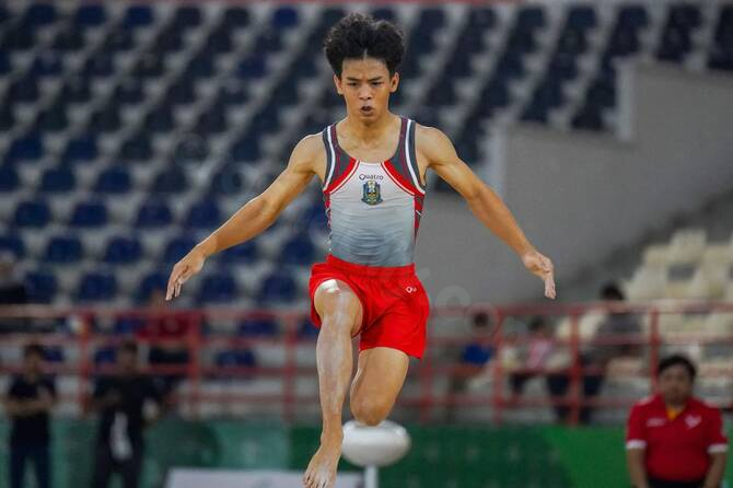 Indonesian gymnast dies in Russia training mishap.
