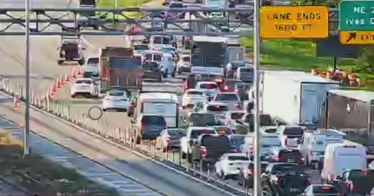 3 people hurt in rollover crash on I-95 in Miami-Dade, according to FHP
