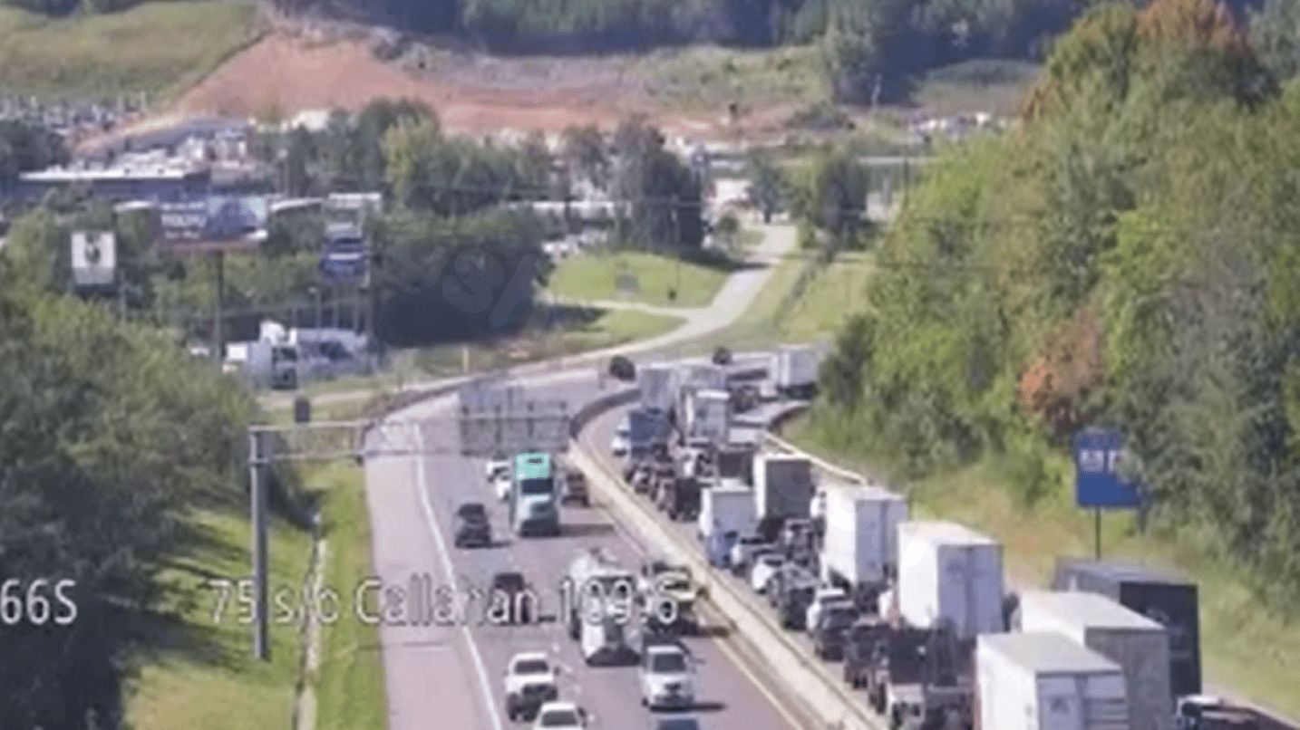 One lane on I-75 in Knoxville reopens following significant crash