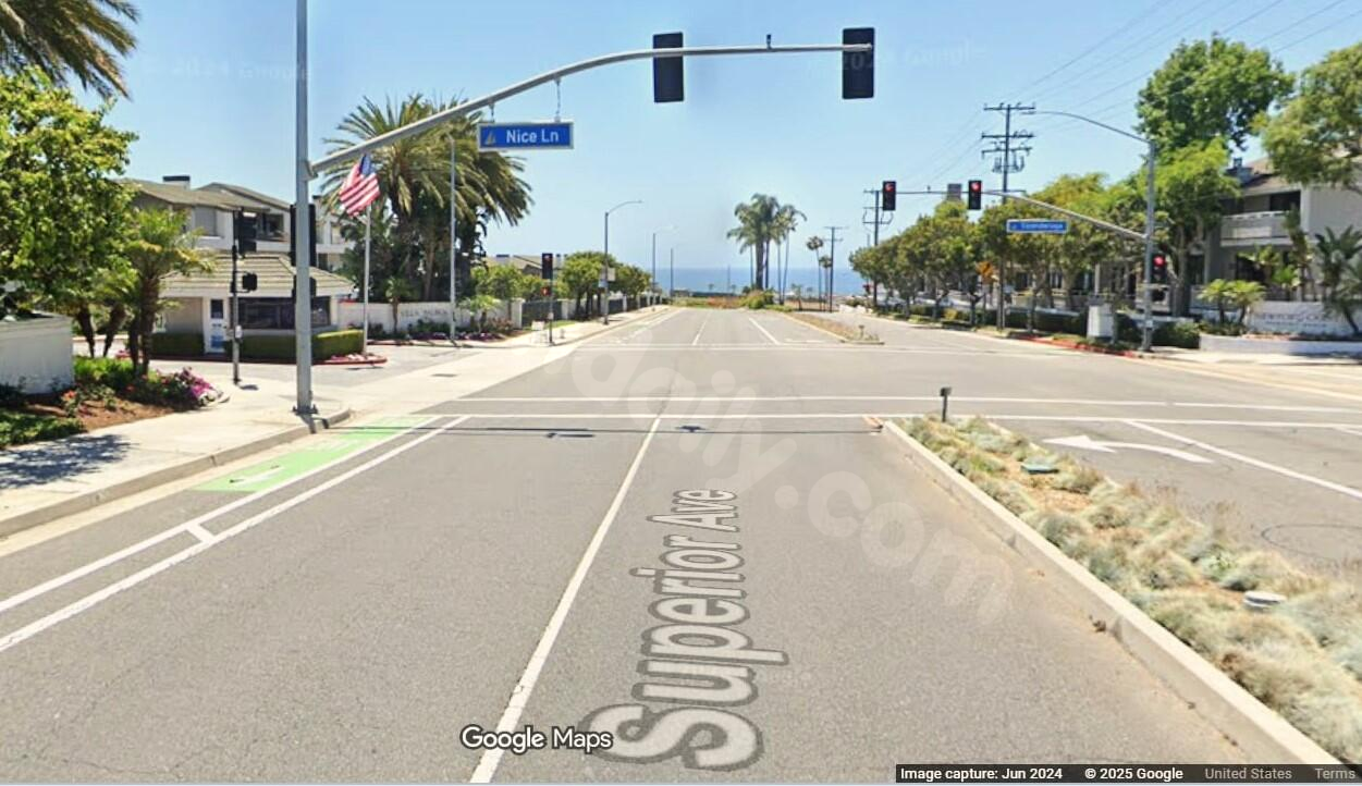 Teen in Newport Beach dies after solo e-motorcycle crash