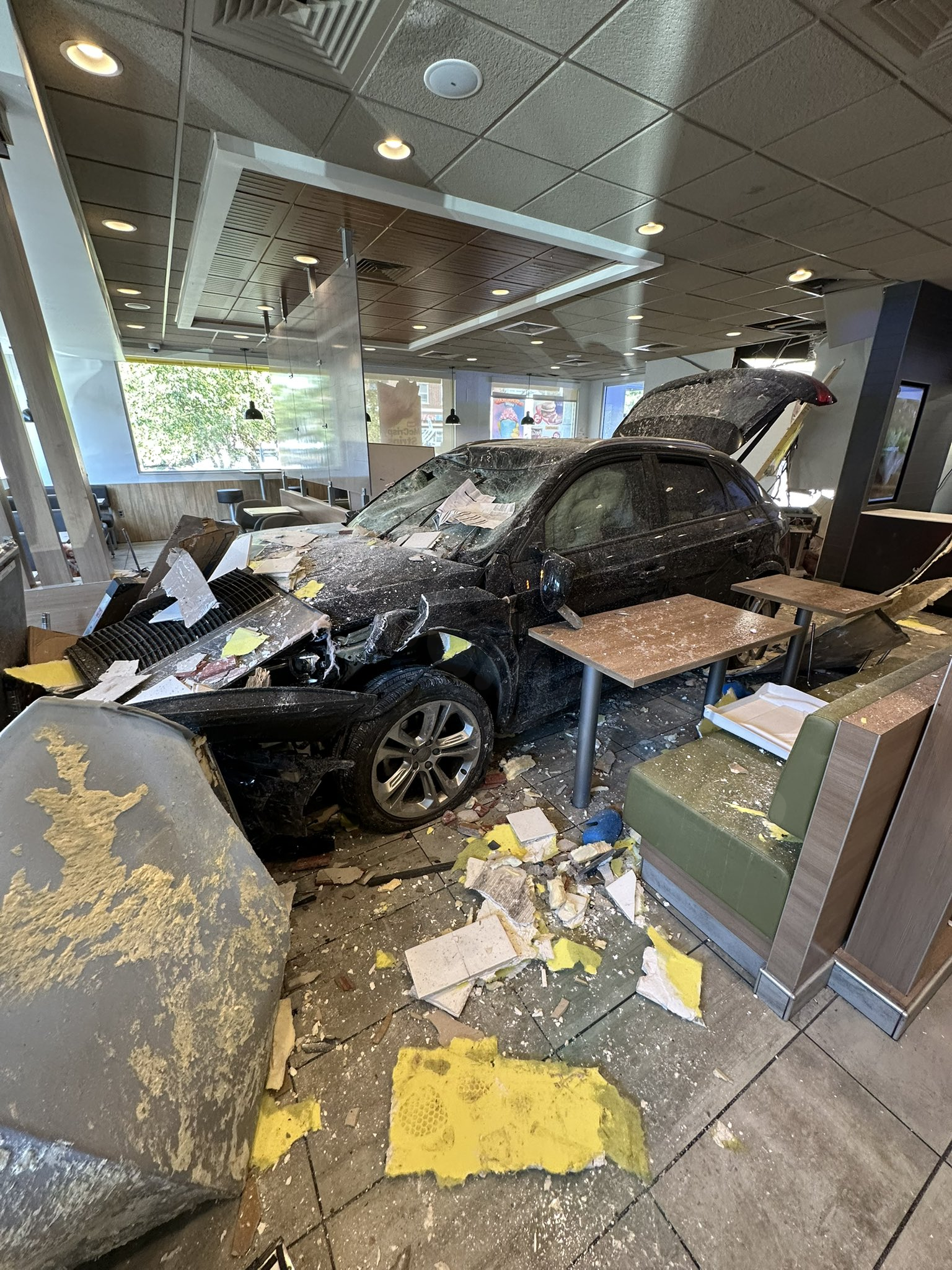 4 people hurt when vehicle slams into McDonald’s: SLMPD