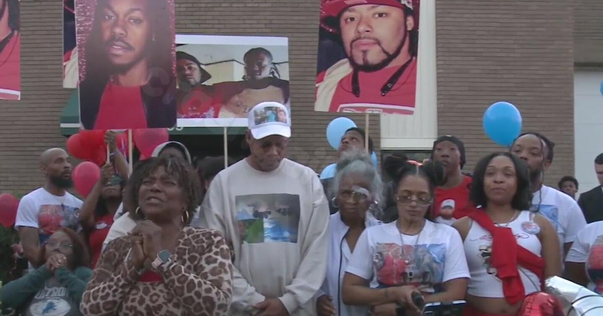Remembrance vigil for two men killed in Warren police crash