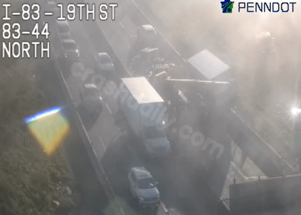 Accident obstructs lanes on I-83 in Dauphin County