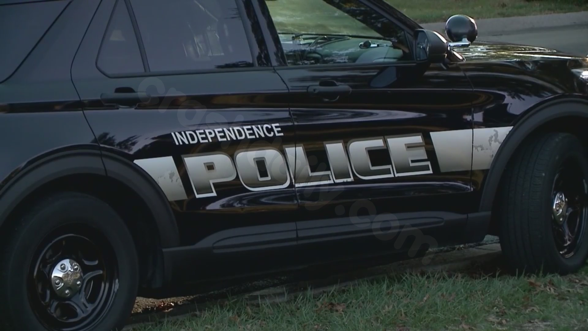 Fatal crash in Independence early morning