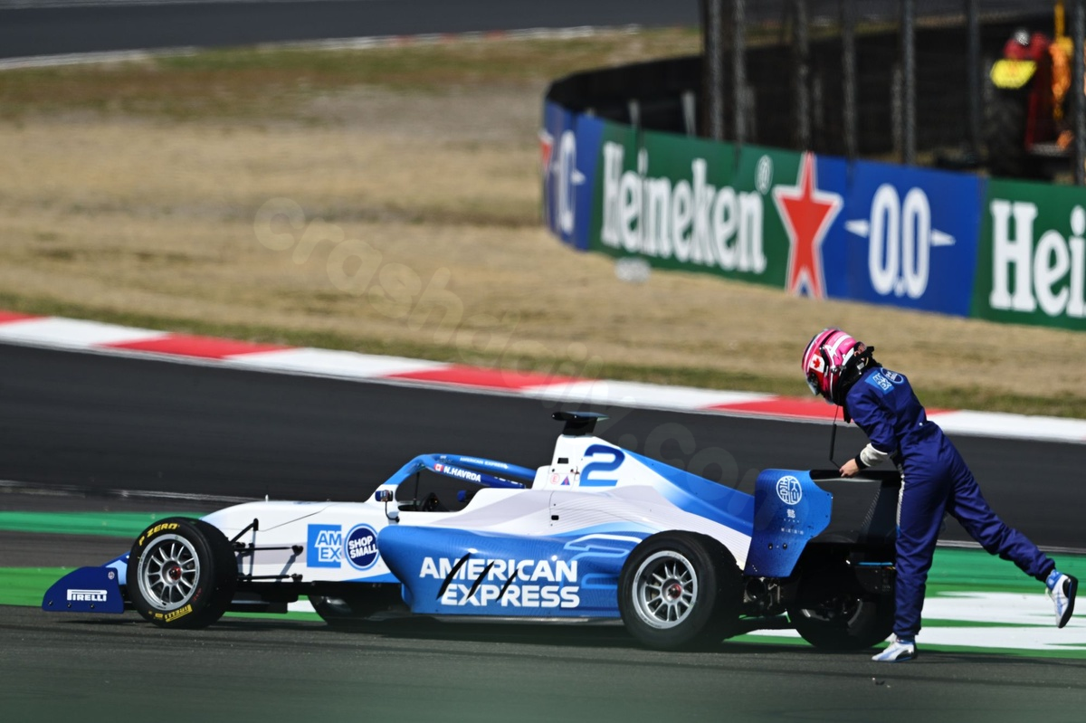 Nicole Havrda from F1 Academy moved to hospital post-Singapore crash