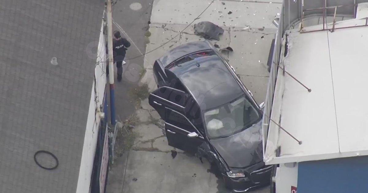 Police chase ends in crash, leading to arrest of 4 robbery suspects