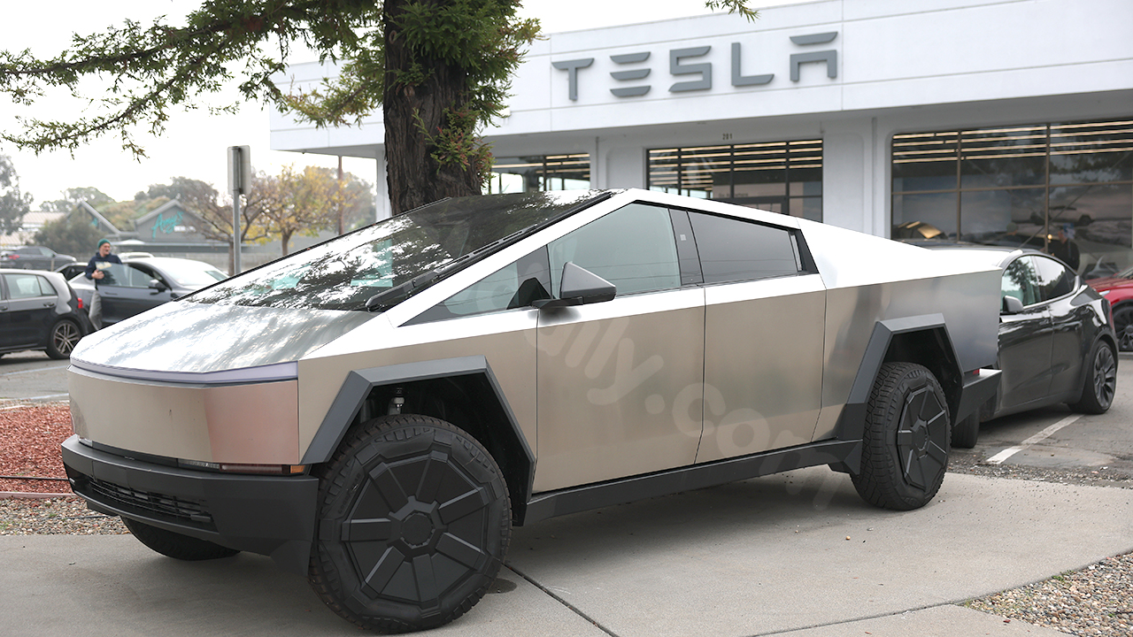 Victims' families sue Tesla over alleged 'defective design' in Cybertruck crash.