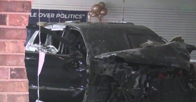 Car accident at Dolton, Illinois campaign office injures 3