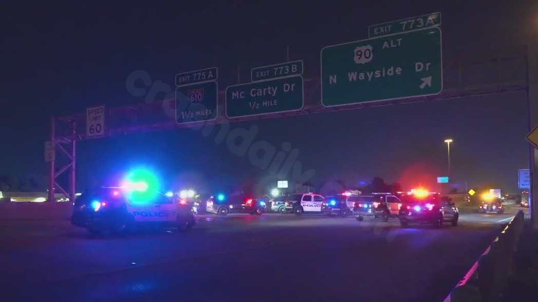 Fatal rear-end collision on East Freeway in Houston, according to police