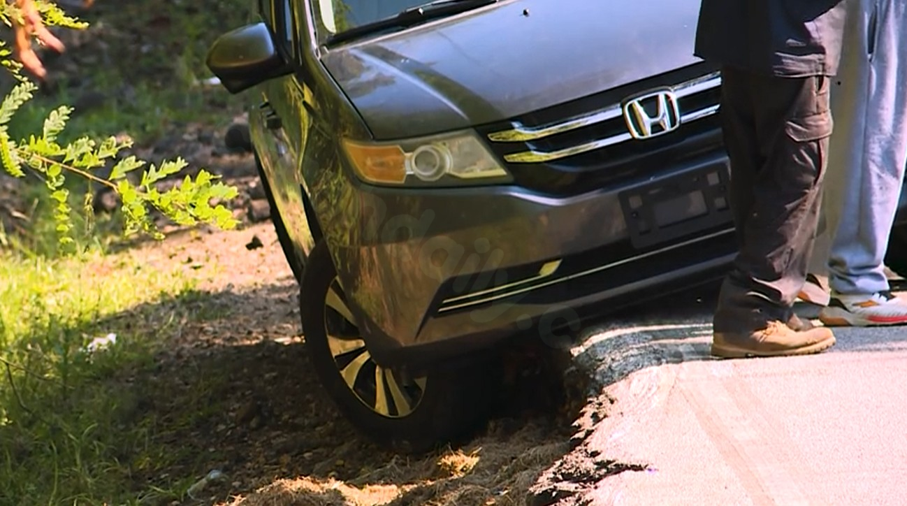 Neighbor alerts of dangerous street conditions prompting fears of an imminent disaster