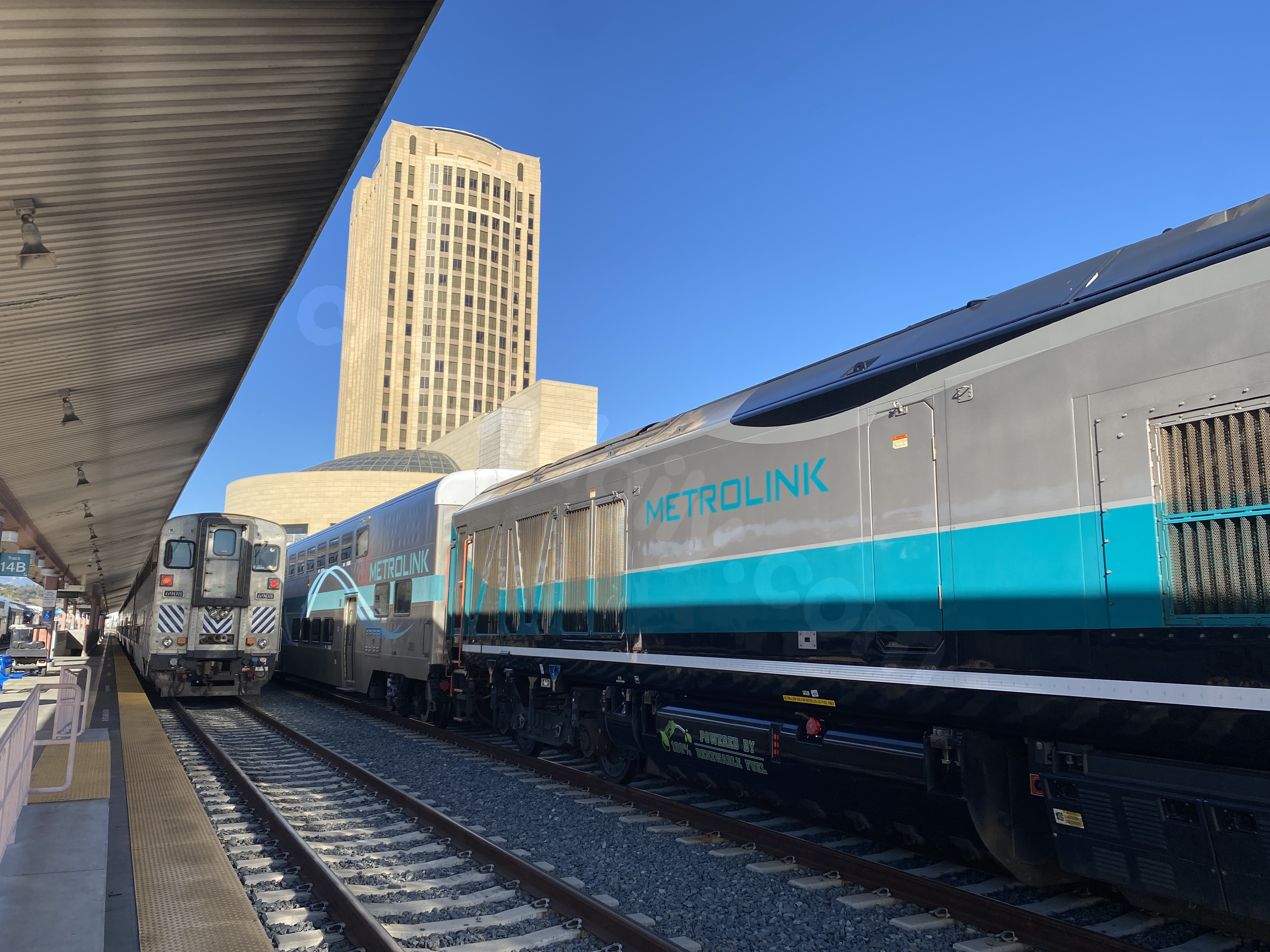 8 people hurt in Metrolink train accident at LA Union Station